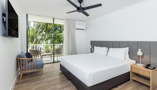 Premier Room, Pool View