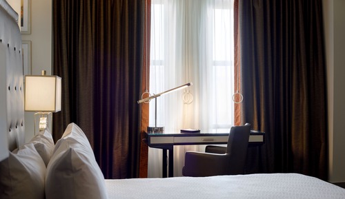 Deluxe Room, 1 King Bed, Accessible (Roll-In Shower)