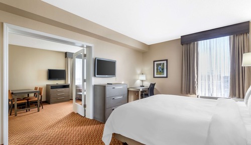 Suite, 1 King Bed, Non Smoking, Jetted Tub (Living Room)