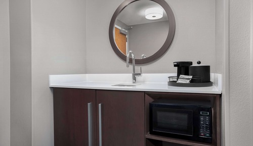 Studio, 2 Queen Beds, Accessible, Bathtub