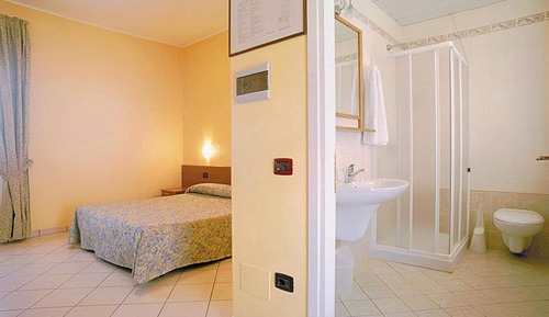 Economy Triple Room