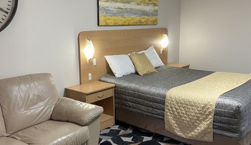 Deluxe Queen Room 