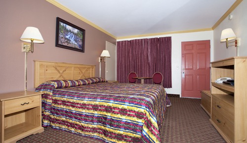Single Room, 1 Queen Bed, Accessible
