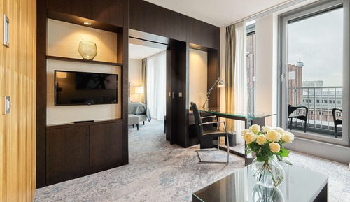 Superior Suite, 1 King Bed with Sofa bed, Balcony