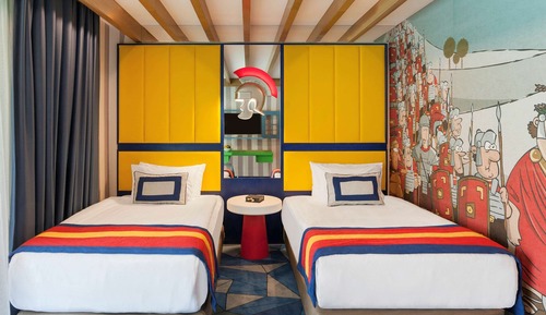 Suite, 1 King Bed, Garden View (Legendary)