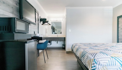 Standard Room, 1 King Bed, Accessible, Non Smoking