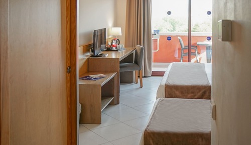 Triple Room (2 adultos + 1 niño)