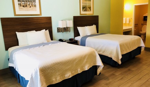 Room, 2 Queen Beds, Accessible, Non Smoking (Mobility/Hearing, Roll-In Shower)