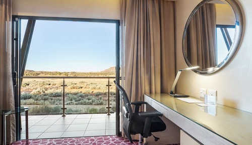 Premium Room, 1 King Bed, Mountain View