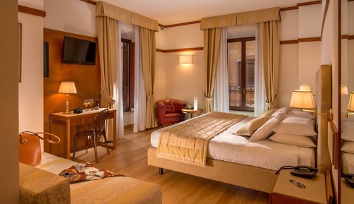 Triple Room