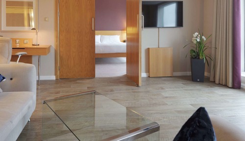 Executive Suite, 1 King Bed, Club Lounge Access