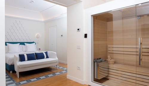 Spa Patio Suite