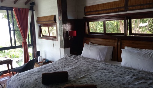 Seaside Bungalow (Bato)