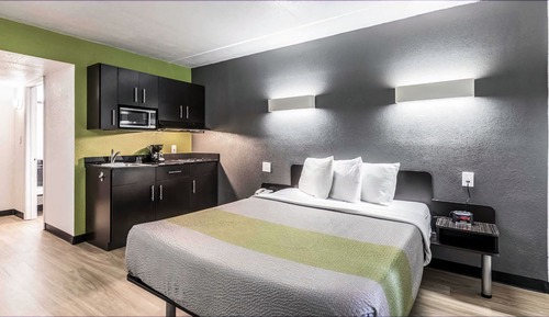 Standard Room, 1 Queen Bed, Non Smoking, Kitchenette