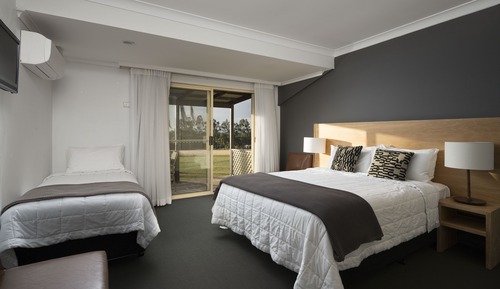 Lodge Deluxe