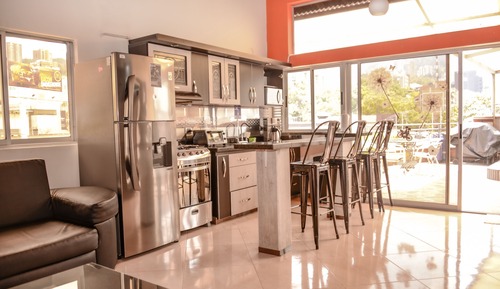 Penthouse, 3 Bedrooms, Hot Tub (1 King and 2 Queen Beds)