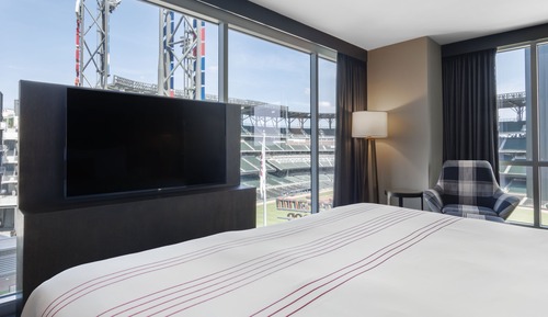 Suite, 1 King Bed, Balcony