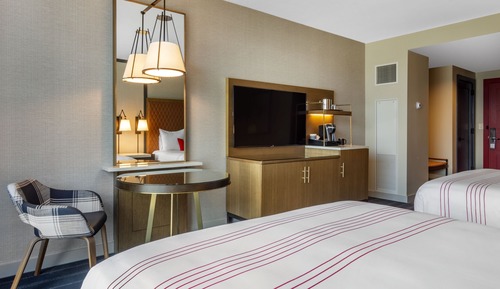 Luxury Suite, 1 King Bed, Accessible (ADA Plaza View)