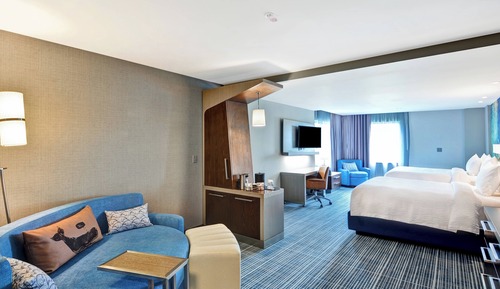 Room, Multiple Beds (Mobility/Hearing Accessible, Tub)