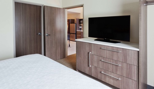 Suite, 1 King Bed, Accessible (Mobility & Hearing, Roll-in Shower)