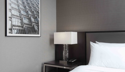 Suite, 1 Bedroom, Non Smoking (Mobility/Hearing Access, Roll-in Shwr)