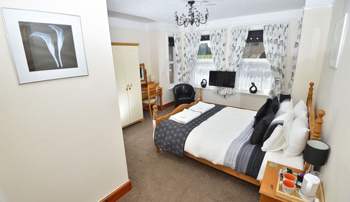 Double Room, Ensuite (Kingsize bed with Ensuite shower)
