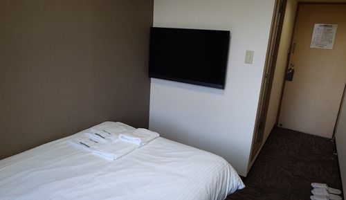 Semi-double Room, Smoking
