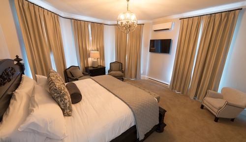 Room 8