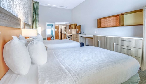 Studio, 2 Queen Beds, Accessible (Hearing)