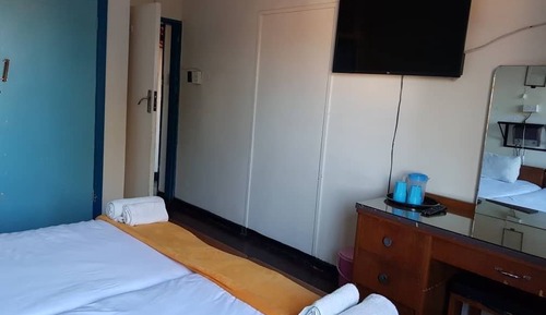 Economy Room, Shared Bathroom