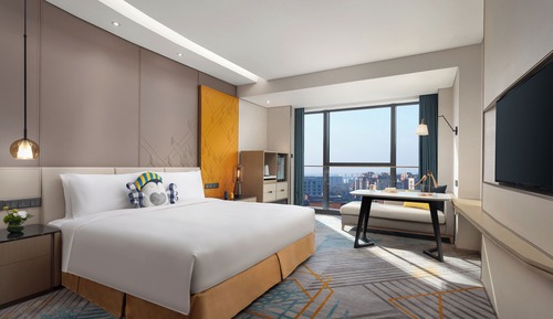 Standard Room, 1 King Bed, Club Lounge Access