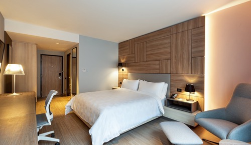 Standard Room, 1 King Bed