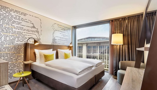 Family Deal ( 2 rooms next to each other )