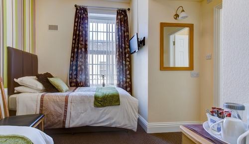Twin Room, Non Smoking, Refrigerator