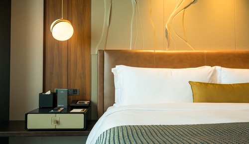 Premium Room, 1 King Bed (HkZhMo Bridge, Club Lounge Access)