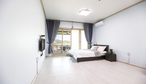 Ondol Room