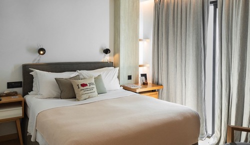 Peer Double Room