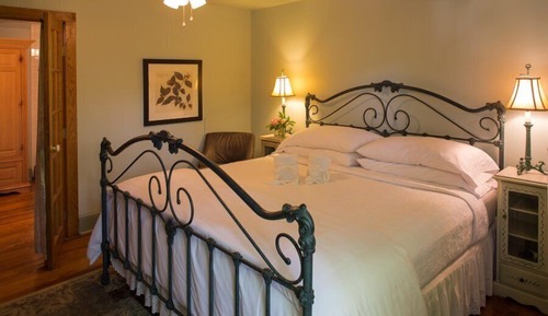 Oak Terrace Room
