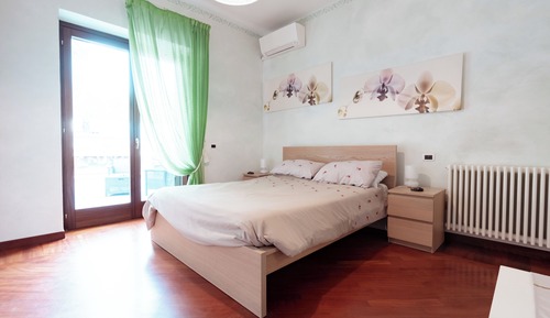 Deluxe Room (2 Adults + 1 Child)