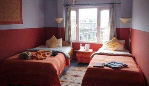 Double Room, Smoking