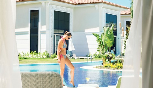 Lake Villa