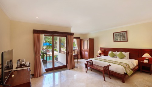 Deluxe Room, Pool Access