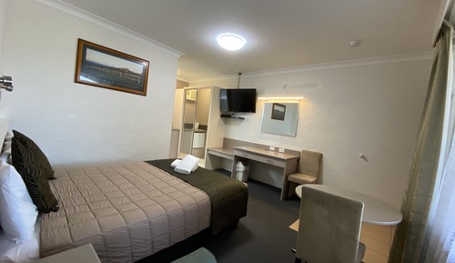 Deluxe Room, 1 Queen Bed