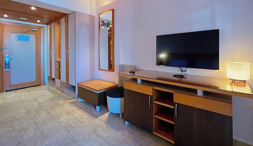 Family Room, Sea View