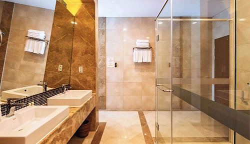 Suite, 2 Queen Beds, Non Smoking, Jetted Tub (Living Room;Presidential)