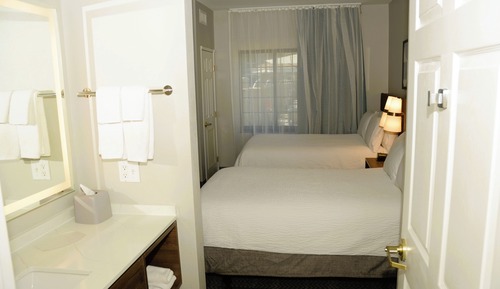 Suite, 1 Bedroom, Kitchen (2 Double Beds)