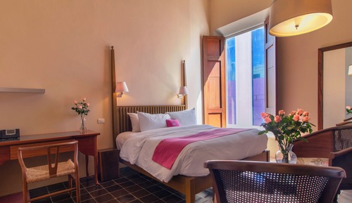 Deluxe Room, 1 King Bed (Indoor Bathtub)