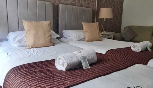 Standard Twin Room