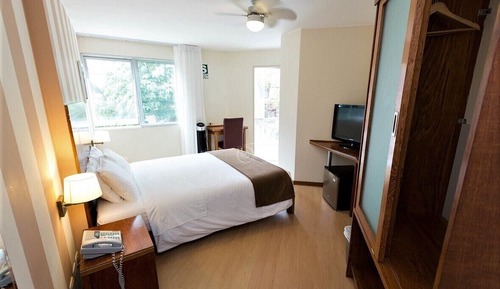 Comfort Room, 1 Queen Bed