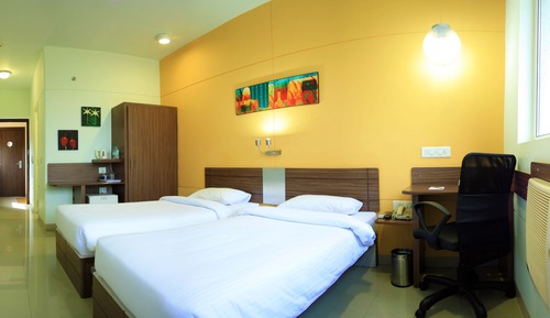 Luxe Queen Room
